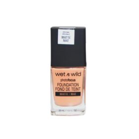 Wet n Wild Photofocus Matte Foundation (Classic Beige) - 30ml