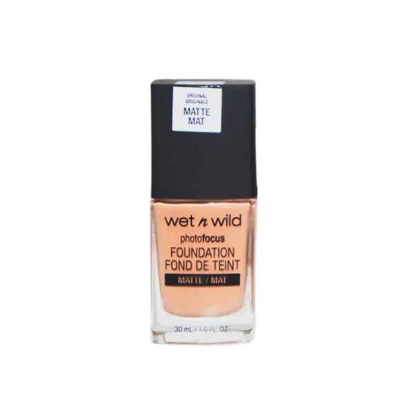 Wet n Wild Photofocus Matte Foundation (Classic Beige) - 30ml